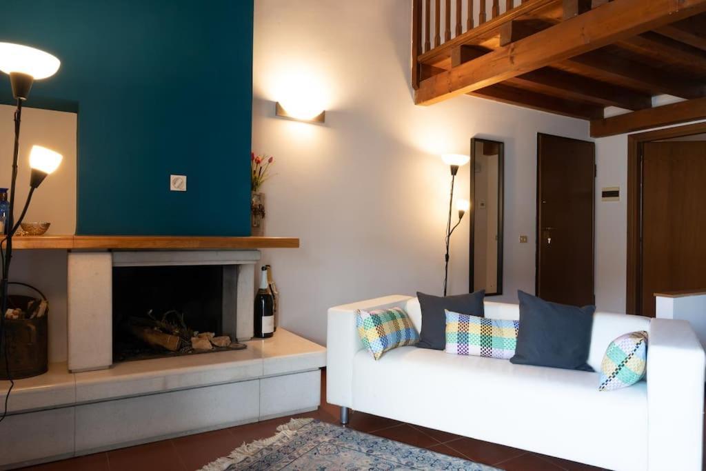 Corte Filanda Lake View Clusane Exterior photo